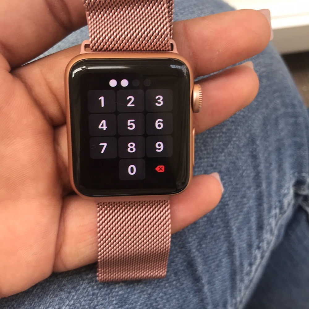 ROSE GOLD APPLE WATCH